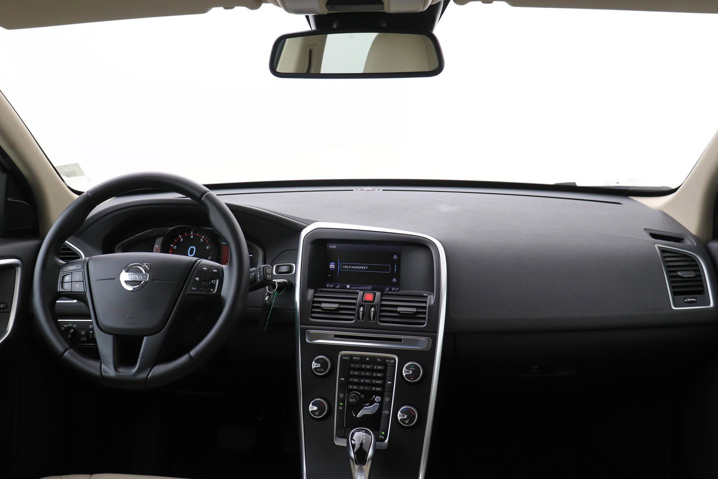 Volvo XC60 T5 Momentum | Elektrische Stoel + Memory | Stoelverwarming | Trekhaak | Cruise Control