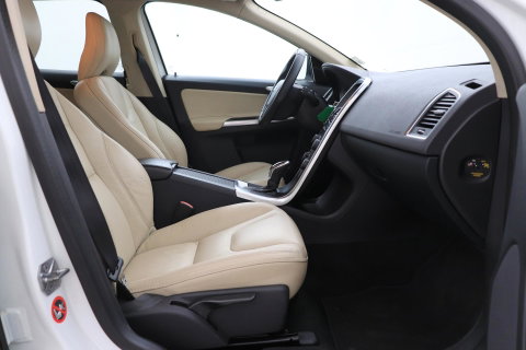 Volvo XC60 T5 Momentum | Elektrische Stoel + Memory | Stoelverwarming | Trekhaak | Cruise Control