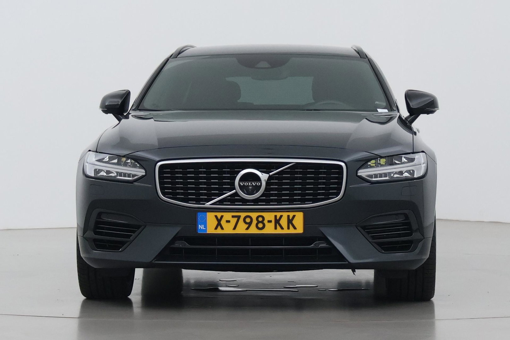 Volvo V90 T8 AWD R-Design | Luchtvering | Harman/Kardon | Trekhaak | 360° Camera | BLIS | Standkachel | 20 Inch | ACC
