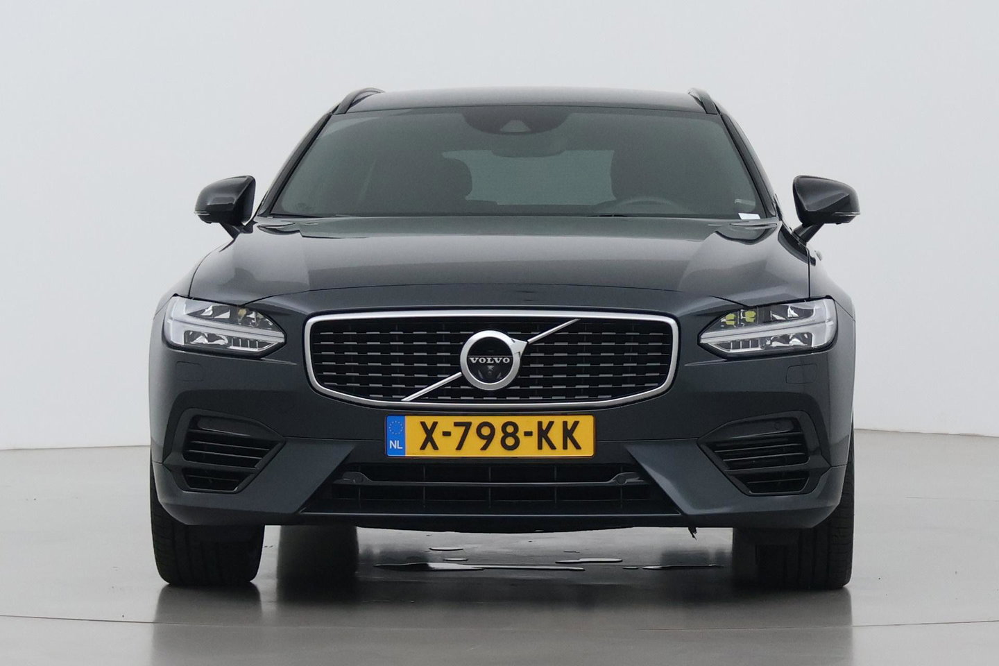 Volvo V90 T8 AWD R-Design | Luchtvering | Harman/Kardon | Trekhaak | 360° Camera | BLIS | Standkachel | 20 Inch | ACC