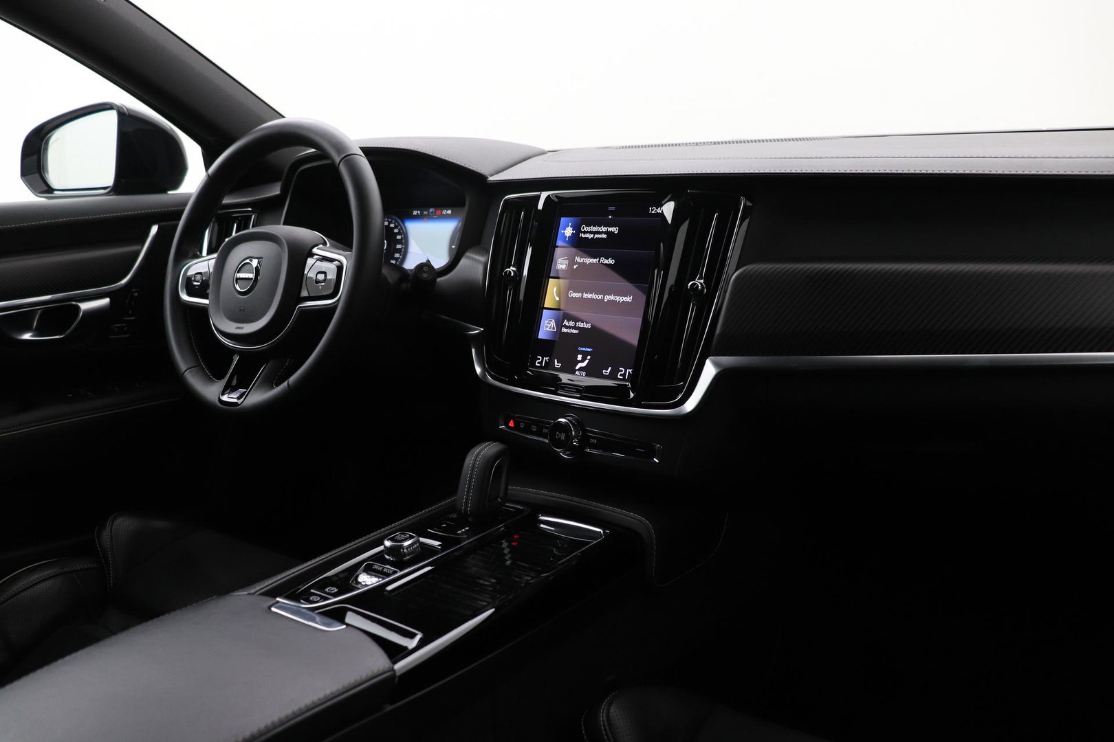 Volvo V90 T8 AWD R-Design | Luchtvering | Harman/Kardon | Trekhaak | 360° Camera | BLIS | Standkachel | 20 Inch | ACC