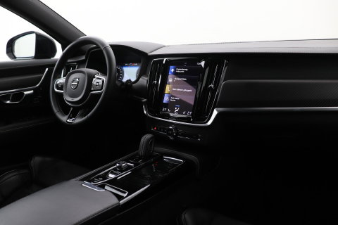 Volvo V90 T8 AWD R-Design | Luchtvering | Harman/Kardon | Trekhaak | 360° Camera | BLIS | Standkachel | 20 Inch | ACC