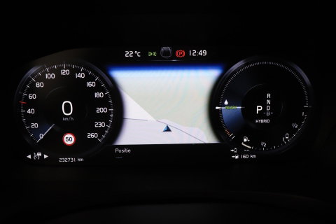 Volvo V90 T8 AWD R-Design | Luchtvering | Harman/Kardon | Trekhaak | 360° Camera | BLIS | Standkachel | 20 Inch | ACC