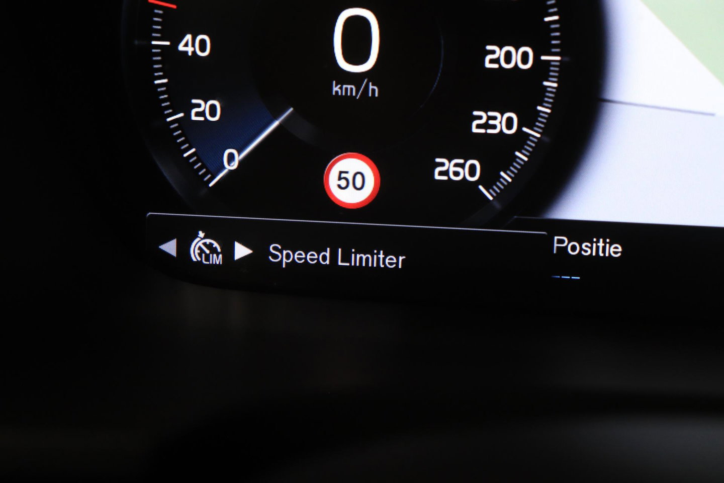Volvo V90 T8 AWD R-Design | Luchtvering | Harman/Kardon | Trekhaak | 360° Camera | BLIS | Standkachel | 20 Inch | ACC