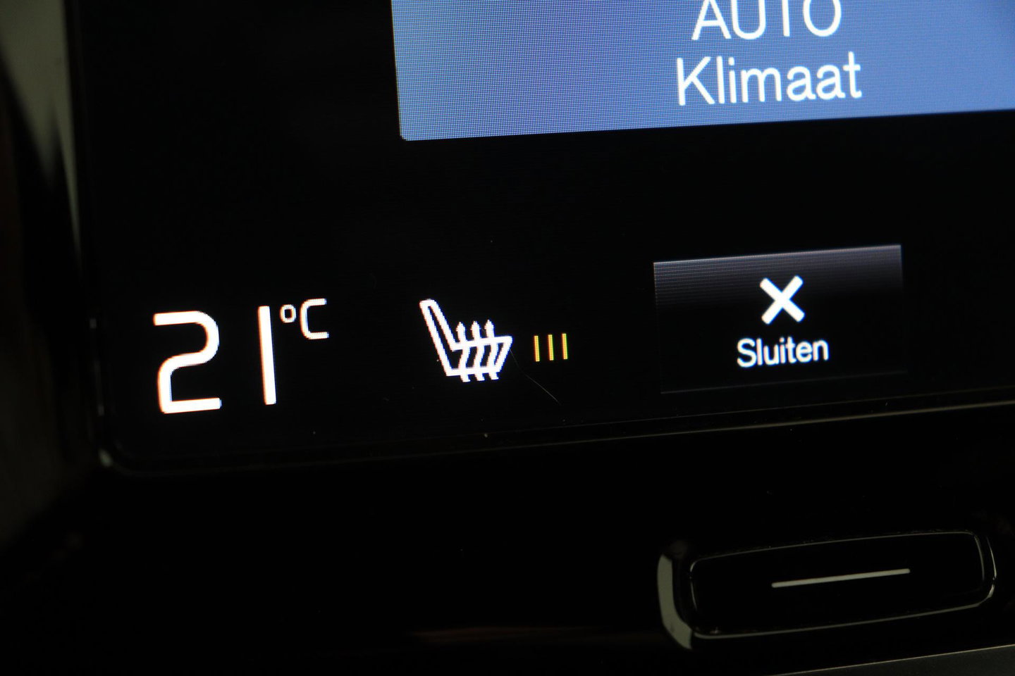 Volvo V90 T8 AWD R-Design | Luchtvering | Harman/Kardon | Trekhaak | 360° Camera | BLIS | Standkachel | 20 Inch | ACC