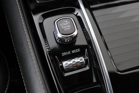 Volvo V90 T8 AWD R-Design | Luchtvering | Harman/Kardon | Trekhaak | 360° Camera | BLIS | Standkachel | 20 Inch | ACC