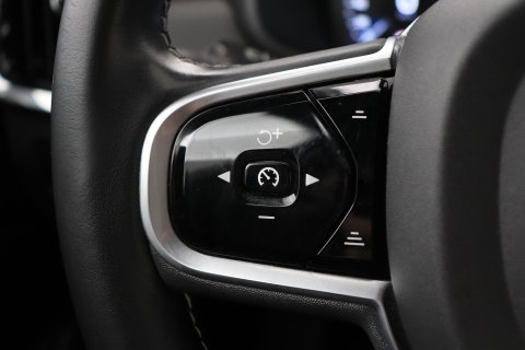 Volvo V90 T8 AWD R-Design | Luchtvering | Harman/Kardon | Trekhaak | 360° Camera | BLIS | Standkachel | 20 Inch | ACC