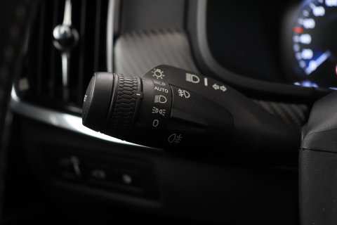 Volvo V90 T8 AWD R-Design | Luchtvering | Harman/Kardon | Trekhaak | 360° Camera | BLIS | Standkachel | 20 Inch | ACC