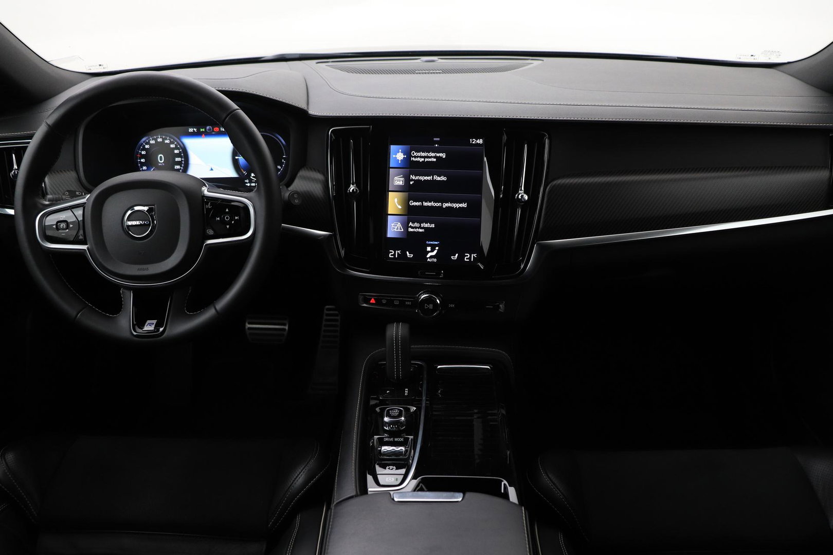 Volvo V90 T8 AWD R-Design | Luchtvering | Harman/Kardon | Trekhaak | 360° Camera | BLIS | Standkachel | 20 Inch | ACC