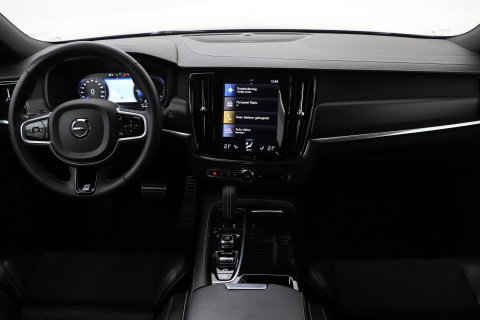 Volvo V90 T8 AWD R-Design | Luchtvering | Harman/Kardon | Trekhaak | 360° Camera | BLIS | Standkachel | 20 Inch | ACC