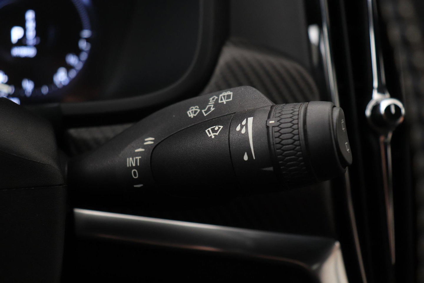 Volvo V90 T8 AWD R-Design | Luchtvering | Harman/Kardon | Trekhaak | 360° Camera | BLIS | Standkachel | 20 Inch | ACC