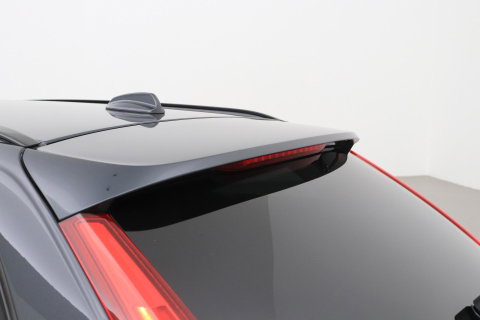 Volvo V90 T8 AWD R-Design | Luchtvering | Harman/Kardon | Trekhaak | 360° Camera | BLIS | Standkachel | 20 Inch | ACC
