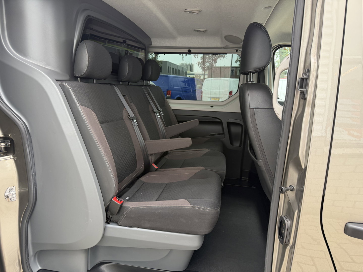 Fiat Talento 1.6 MJ EcoJet 125pk L2H1 DC 5 persoons SX / vaste prijs rijklaar € 15.950 ex btw / lease vanaf € 269 / euro 6 / bpm vrij / airco / cruise / navigatie / trekhaak / camera !