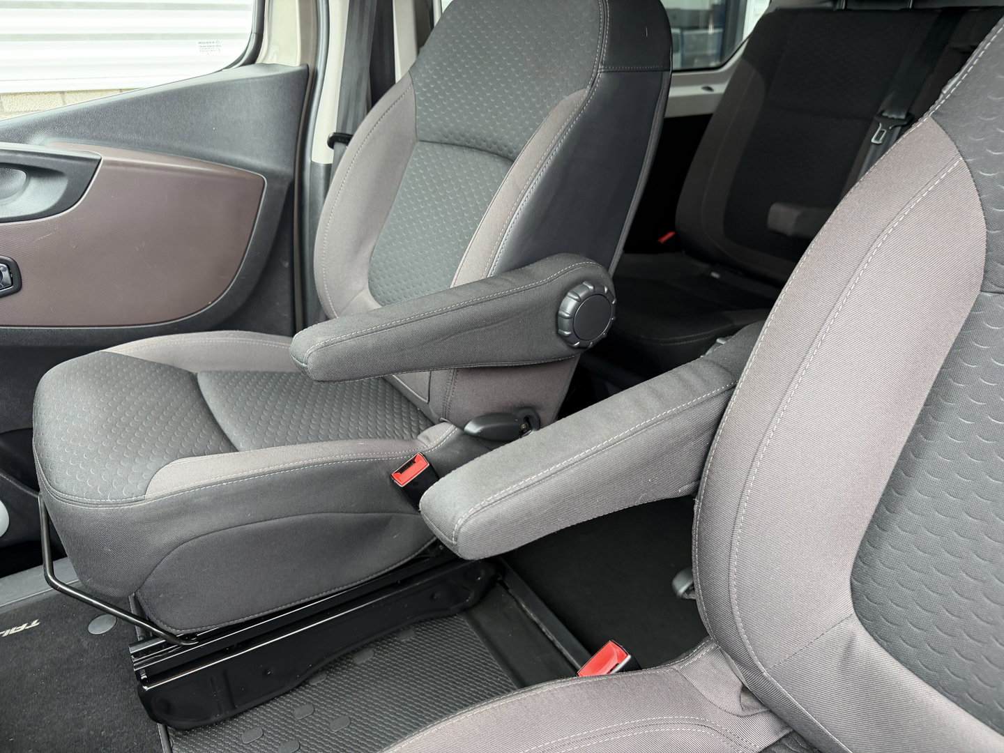 Fiat Talento 1.6 MJ EcoJet 125pk L2H1 DC 5 persoons SX / vaste prijs rijklaar € 15.950 ex btw / lease vanaf € 269 / euro 6 / bpm vrij / airco / cruise / navigatie / trekhaak / camera !