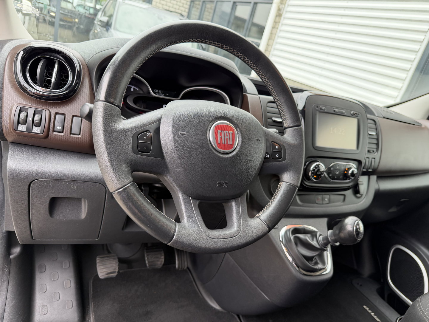 Fiat Talento 1.6 MJ EcoJet 125pk L2H1 DC 5 persoons SX / vaste prijs rijklaar € 15.950 ex btw / lease vanaf € 269 / euro 6 / bpm vrij / airco / cruise / navigatie / trekhaak / camera !