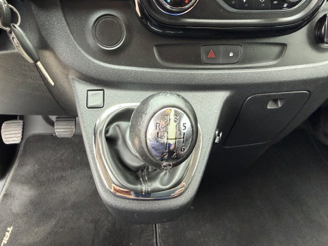 Fiat Talento 1.6 MJ EcoJet 125pk L2H1 DC 5 persoons SX / vaste prijs rijklaar € 15.950 ex btw / lease vanaf € 269 / euro 6 / bpm vrij / airco / cruise / navigatie / trekhaak / camera !