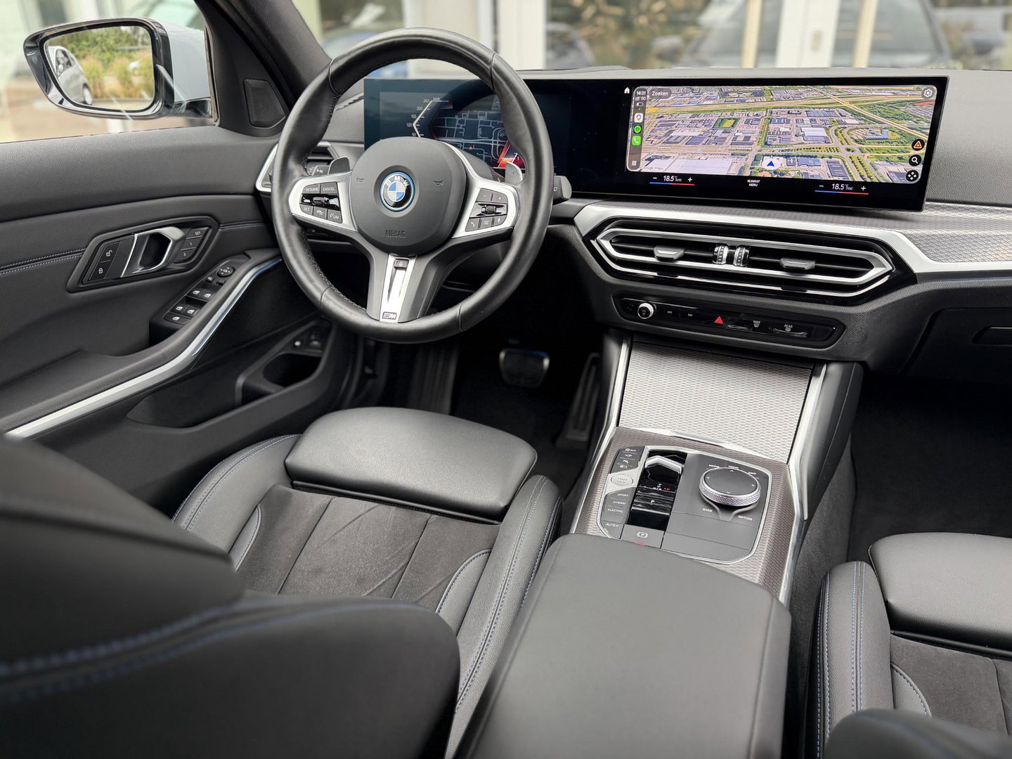BMW 3 Serie Touring 330e xDrive M-Sport Pro |Pano|Driving Ass Prof|Innovation|360Cam|19"|