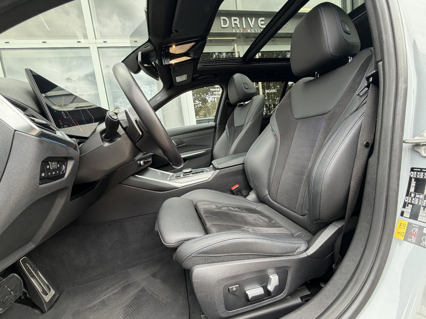 BMW 3 Serie Touring 330e xDrive M-Sport Pro |Pano|Driving Ass Prof|Innovation|360Cam|19"|