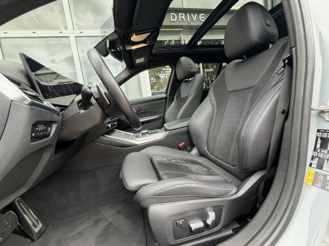 BMW 3 Serie Touring 330e xDrive M-Sport Pro |Pano|Driving Ass Prof|Innovation|360Cam|19"|