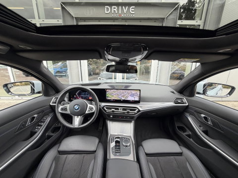 BMW 3 Serie Touring 330e xDrive M-Sport Pro |Pano|Driving Ass Prof|Innovation|360Cam|19"|