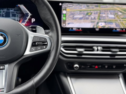 BMW 3 Serie Touring 330e xDrive M-Sport Pro |Pano|Driving Ass Prof|Innovation|360Cam|19"|