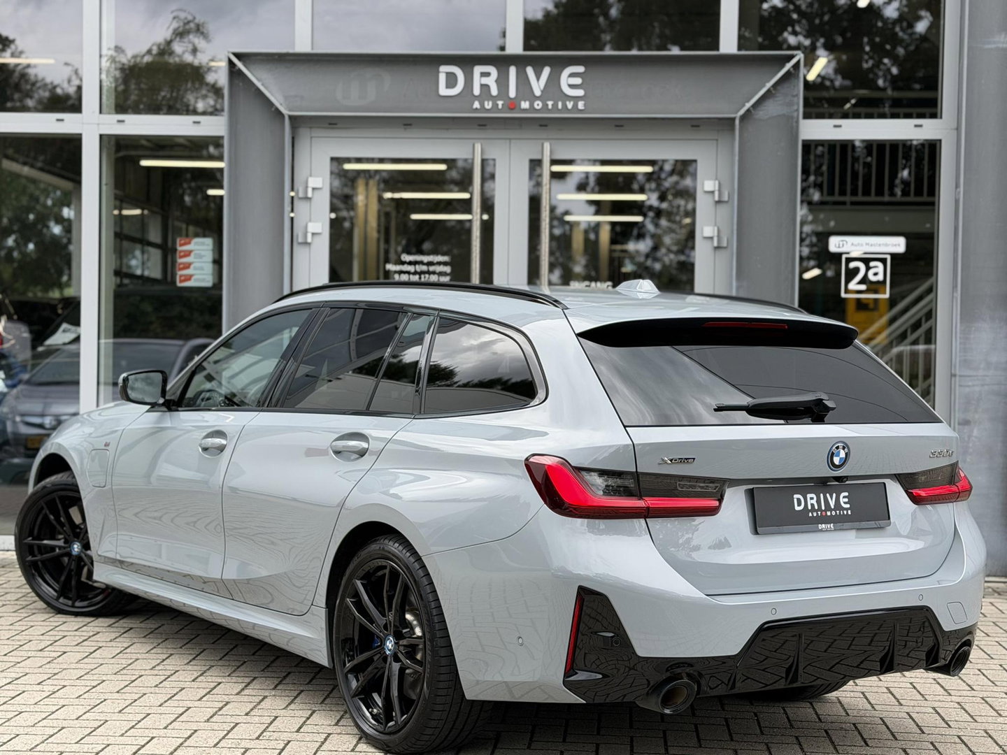 BMW 3 Serie Touring 330e xDrive M-Sport Pro |Pano|Driving Ass Prof|Innovation|360Cam|19"|