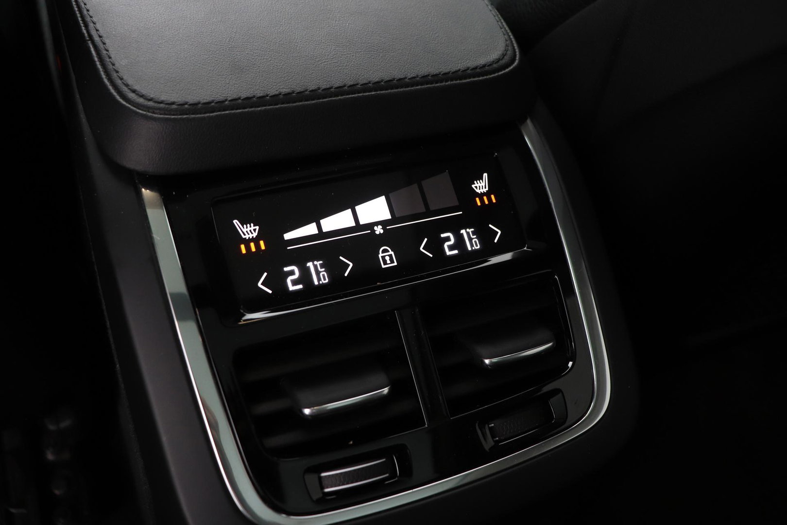 Volvo XC90 T8 Ultimate Bright | Trekhaak | Bowers & Wilkins | 22 inch | Panoramadak