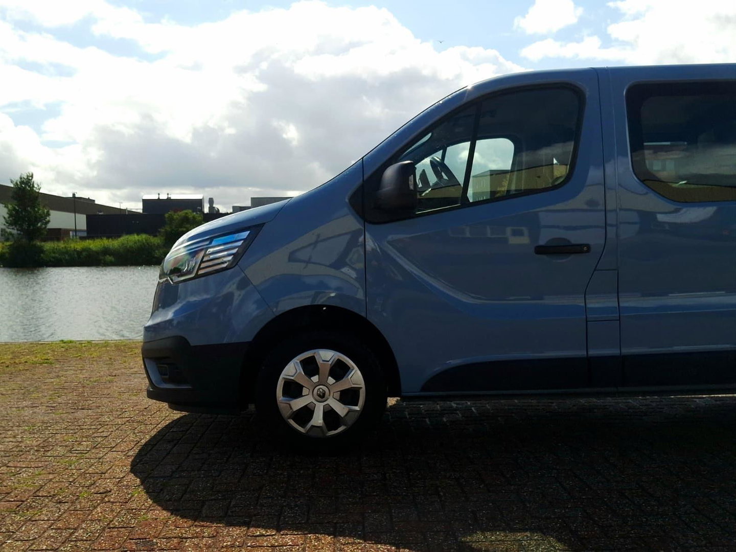 Renault Trafic 2.0 dCi L2H1 DC | Led | Unieke Kleur | Stuur Bediening | Cruise |