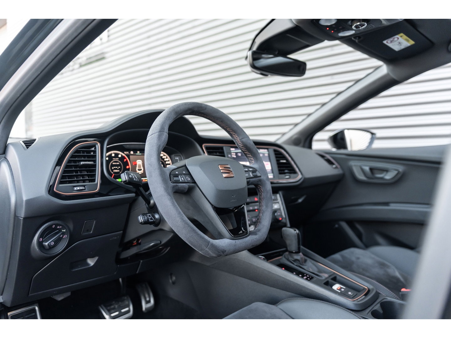 SEAT Leon ST 2.0 TSI 4DRIVE CUPRA R CARBON PANO BREMBO BEATS