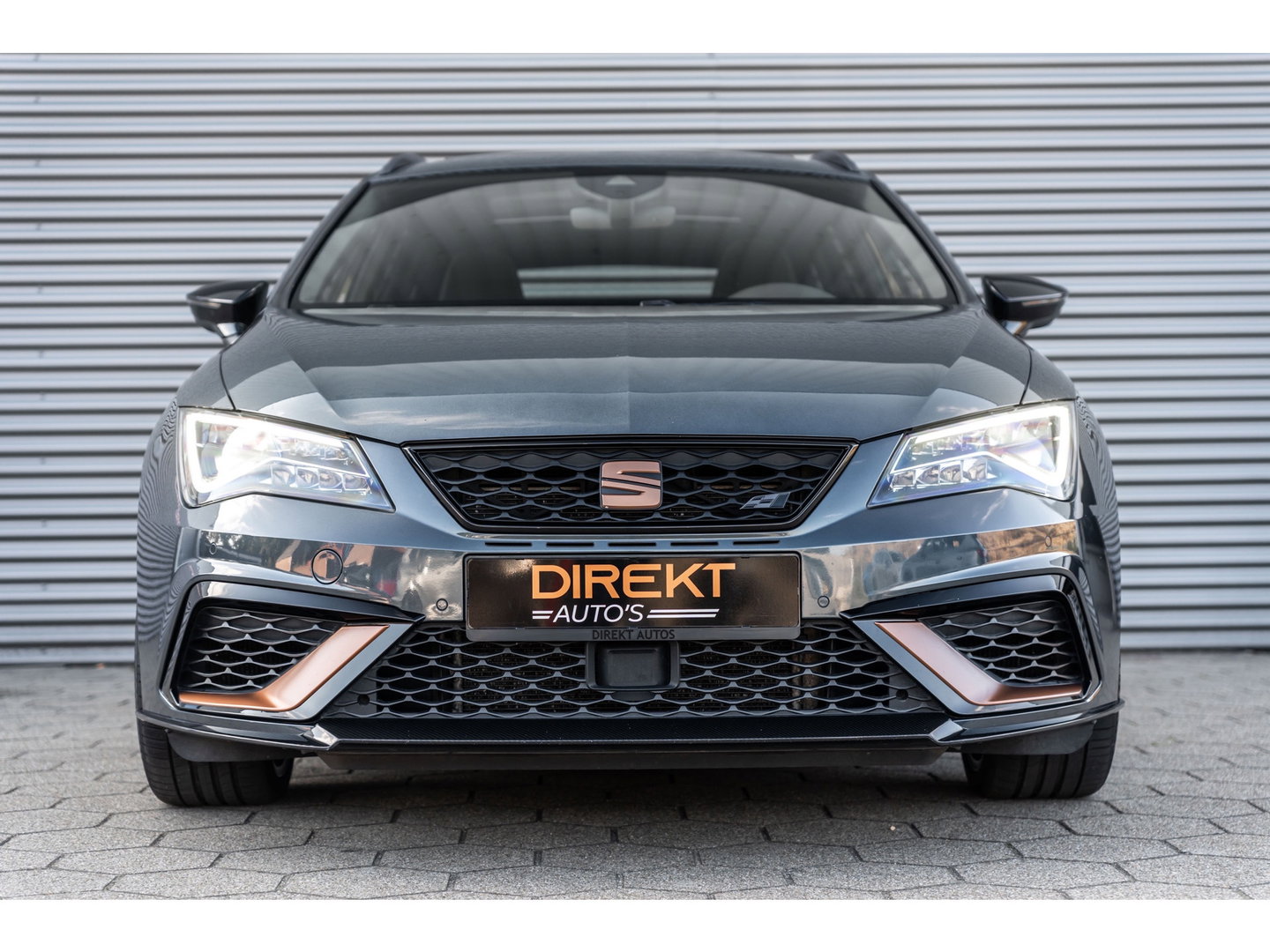 SEAT Leon ST 2.0 TSI 4DRIVE CUPRA R CARBON PANO BREMBO BEATS