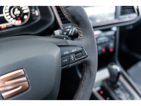 SEAT Leon ST 2.0 TSI 4DRIVE CUPRA R CARBON PANO BREMBO BEATS