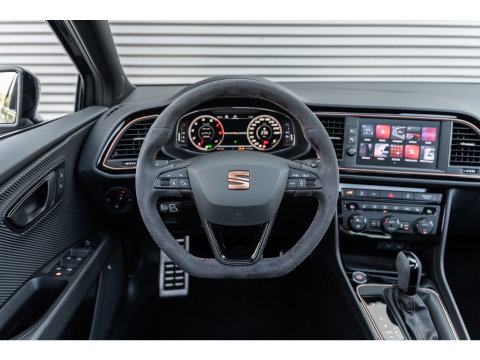 SEAT Leon ST 2.0 TSI 4DRIVE CUPRA R CARBON PANO BREMBO BEATS