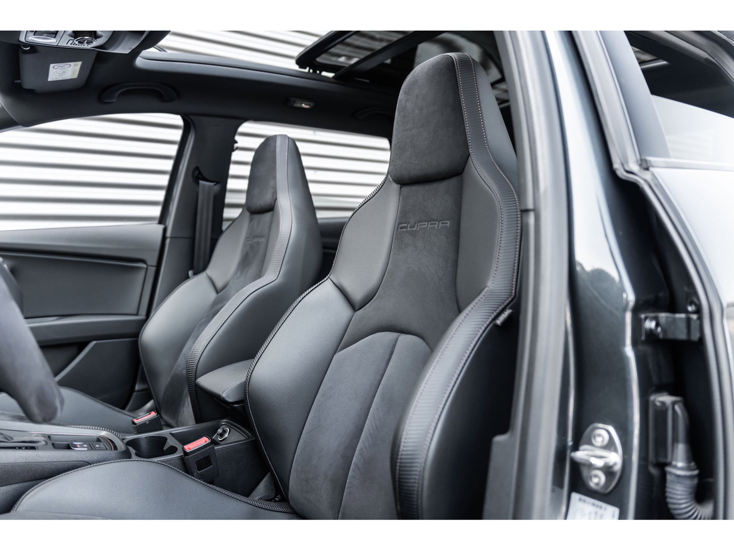 SEAT Leon ST 2.0 TSI 4DRIVE CUPRA R CARBON PANO BREMBO BEATS