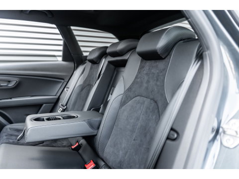 SEAT Leon ST 2.0 TSI 4DRIVE CUPRA R CARBON PANO BREMBO BEATS
