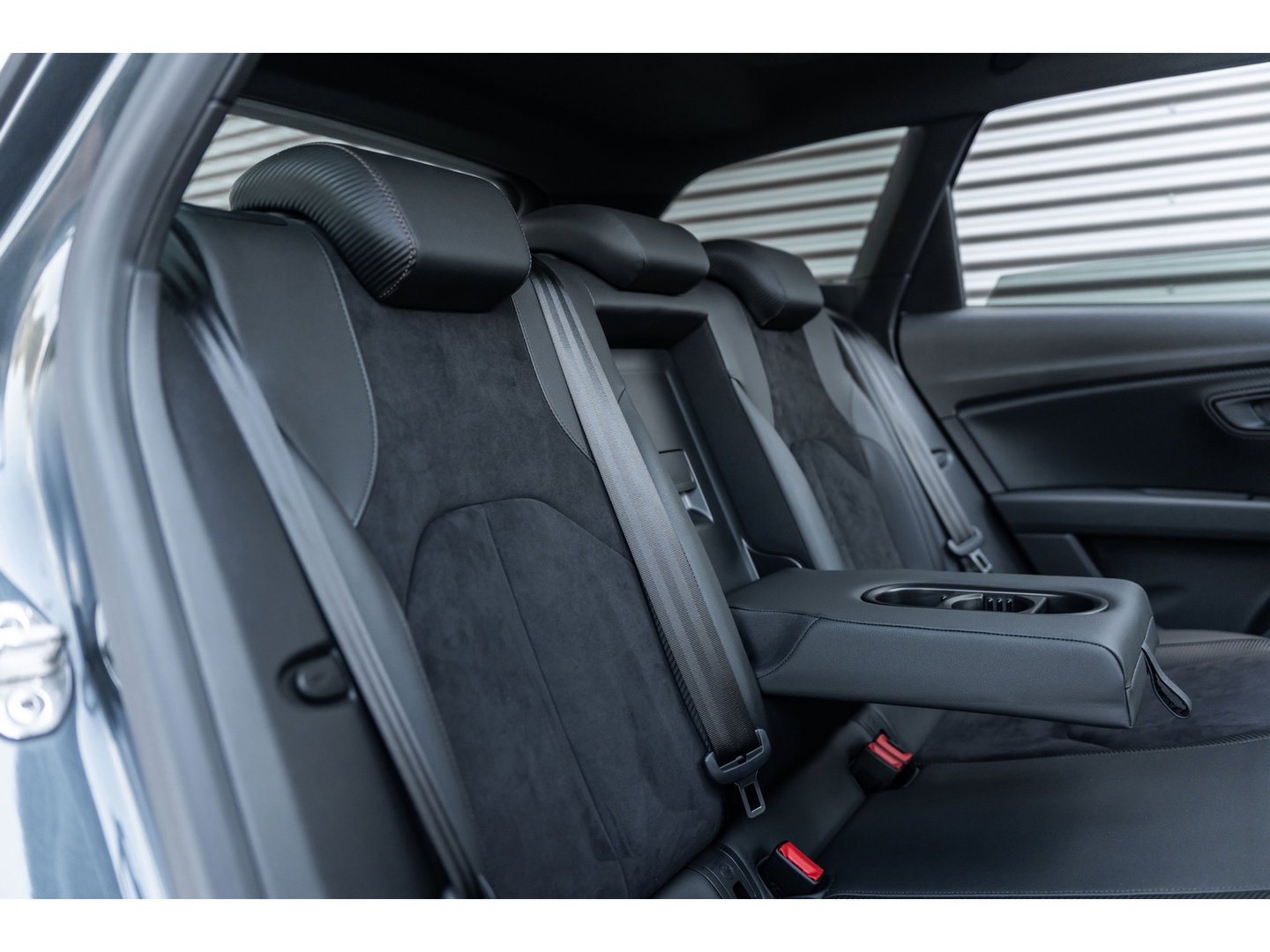 SEAT Leon ST 2.0 TSI 4DRIVE CUPRA R CARBON PANO BREMBO BEATS