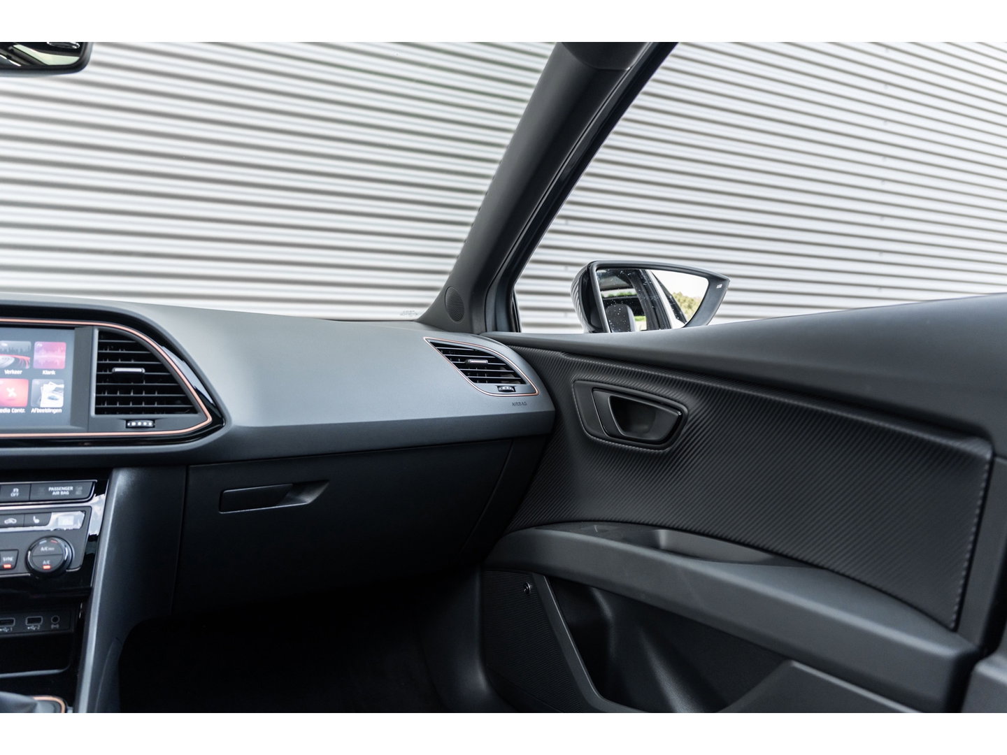 SEAT Leon ST 2.0 TSI 4DRIVE CUPRA R CARBON PANO BREMBO BEATS