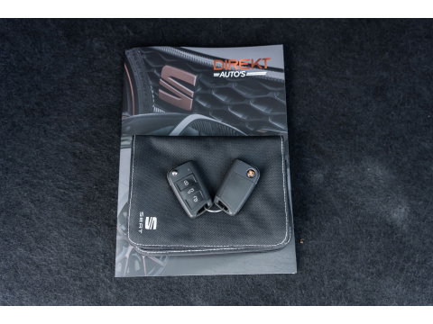 SEAT Leon ST 2.0 TSI 4DRIVE CUPRA R CARBON PANO BREMBO BEATS