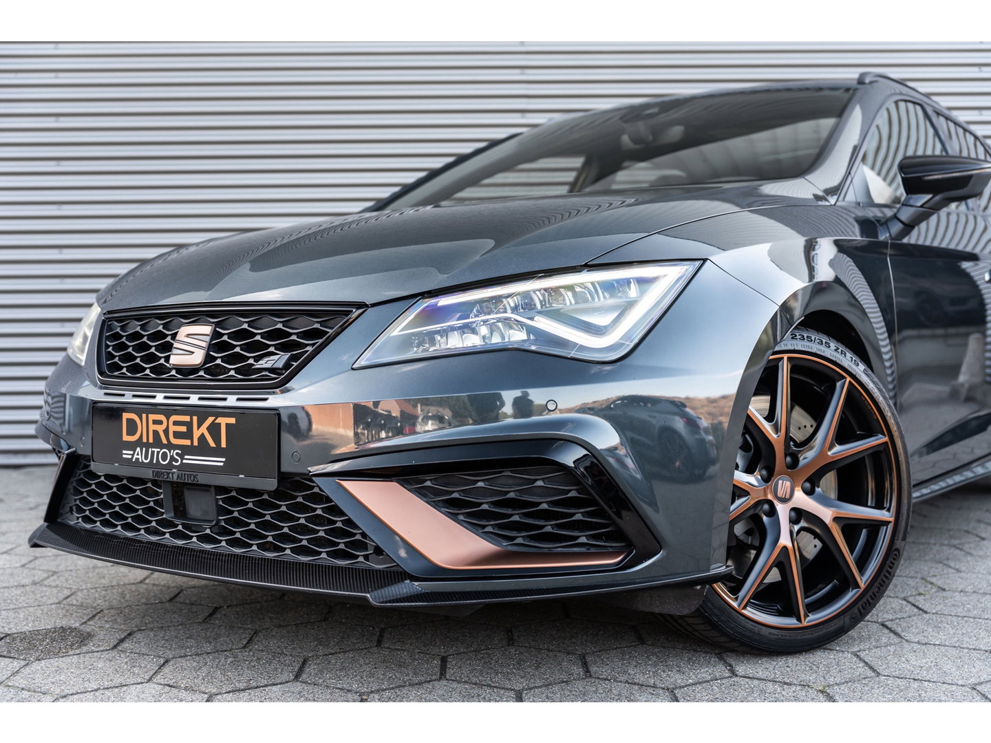 SEAT Leon ST 2.0 TSI 4DRIVE CUPRA R CARBON PANO BREMBO BEATS