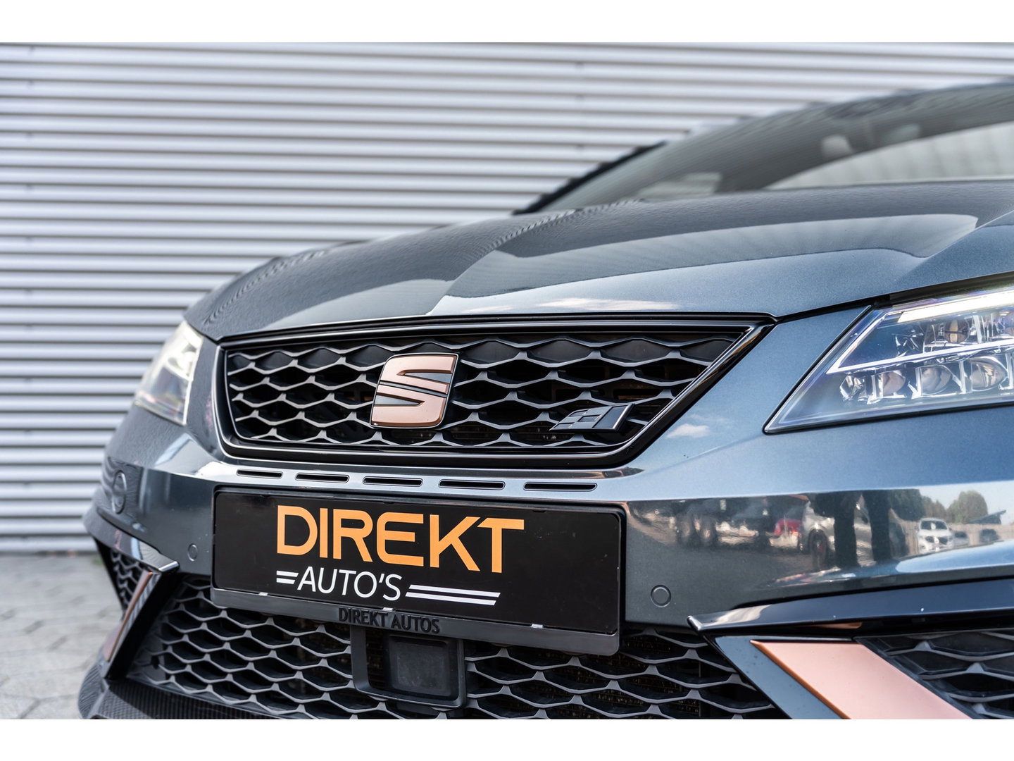 SEAT Leon ST 2.0 TSI 4DRIVE CUPRA R CARBON PANO BREMBO BEATS
