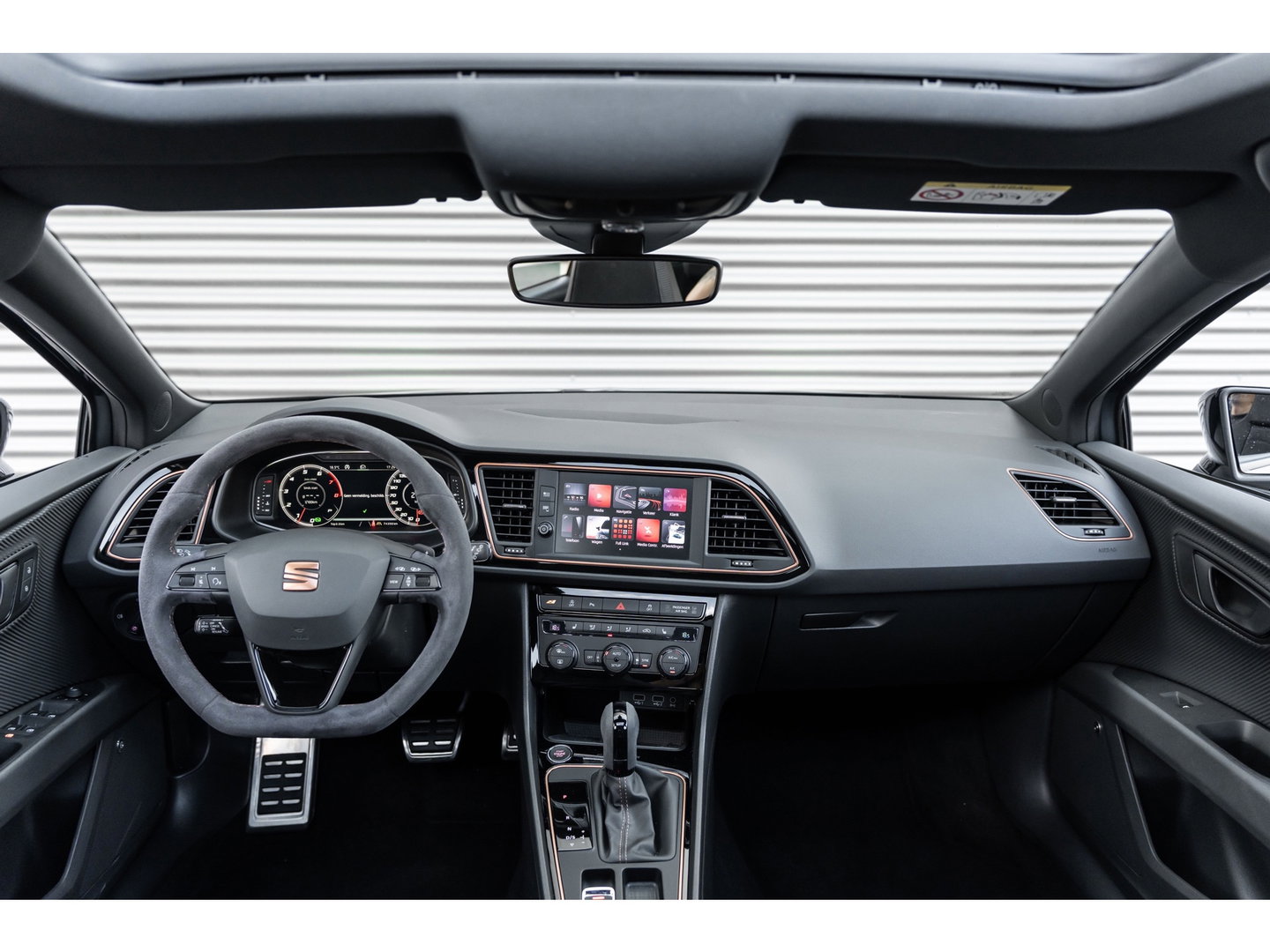 SEAT Leon ST 2.0 TSI 4DRIVE CUPRA R CARBON PANO BREMBO BEATS