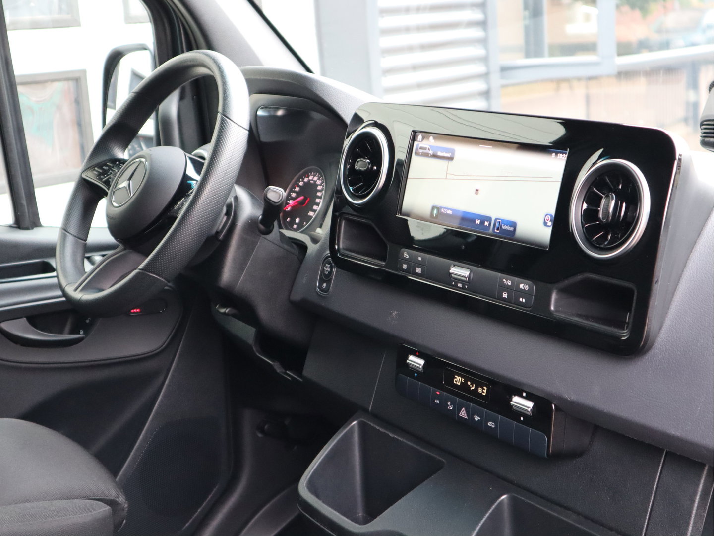 Mercedes-Benz Sprinter 317 CDI Euro 6 Automaat RWD - L2H2 - MBUX - Camera - LED - Cruise