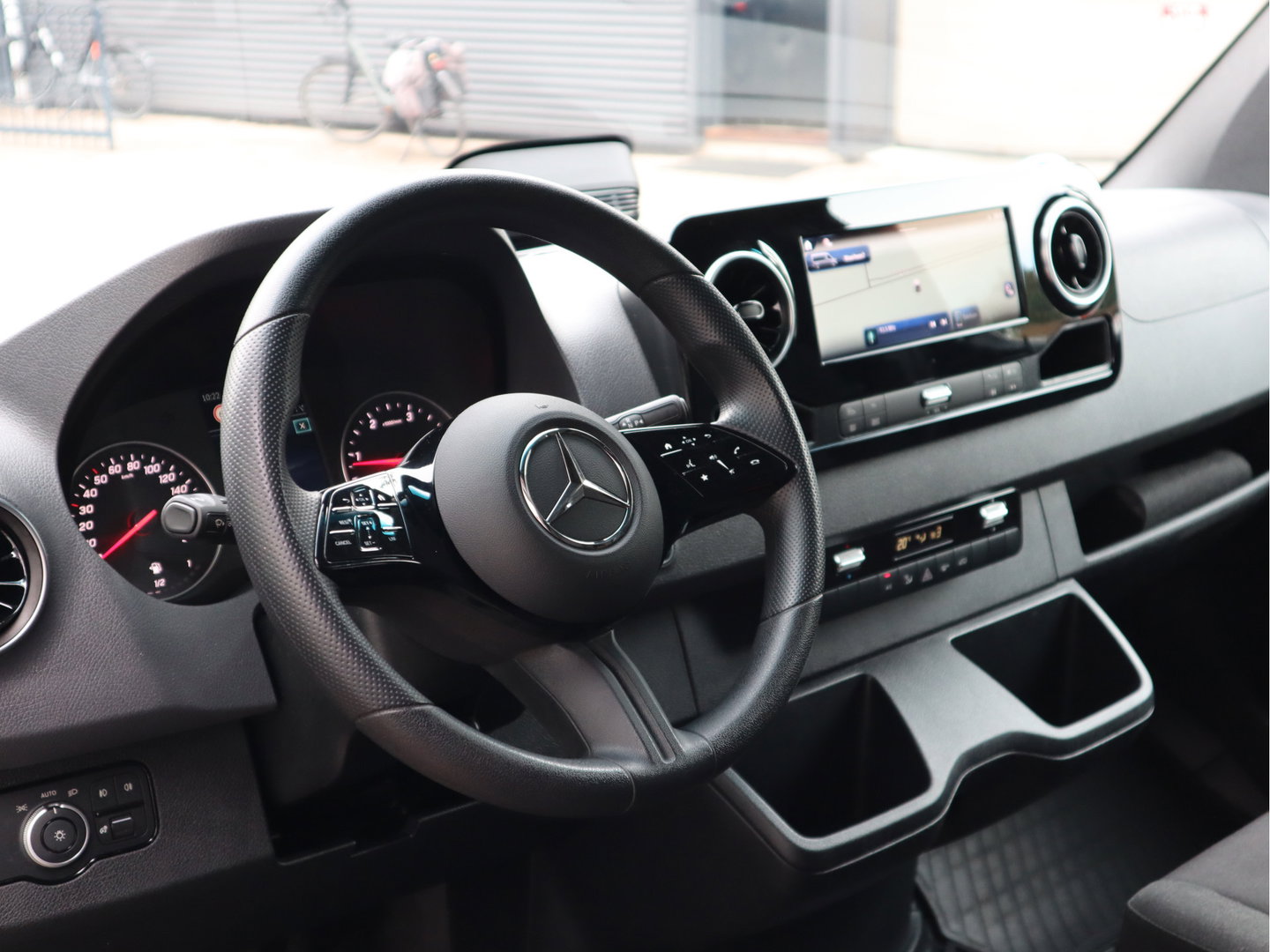 Mercedes-Benz Sprinter 317 CDI Euro 6 Automaat RWD - L2H2 - MBUX - Camera - LED - Cruise