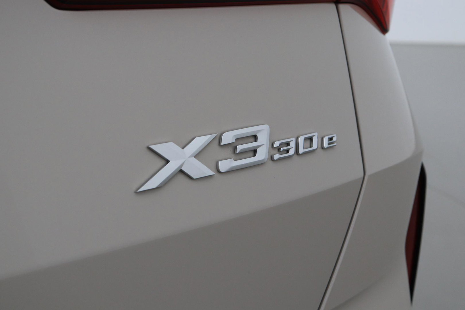 BMW X3 30e xDrive | M-Sport Pro | Trekhaak | Panoramadak | Head-up | ACC