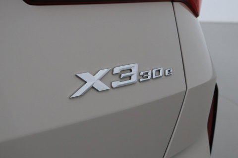 BMW X3 30e xDrive | M-Sport Pro | Trekhaak | Panoramadak | Head-up | ACC