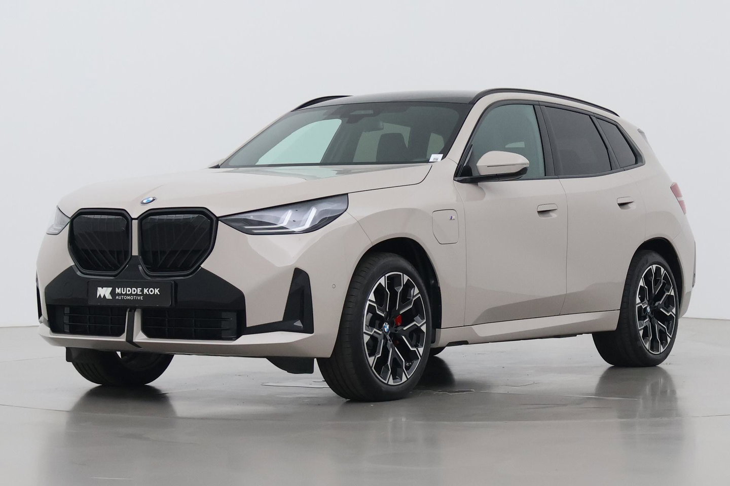 BMW X3 30e xDrive | M-Sport Pro | Trekhaak | Panoramadak | Head-up | ACC