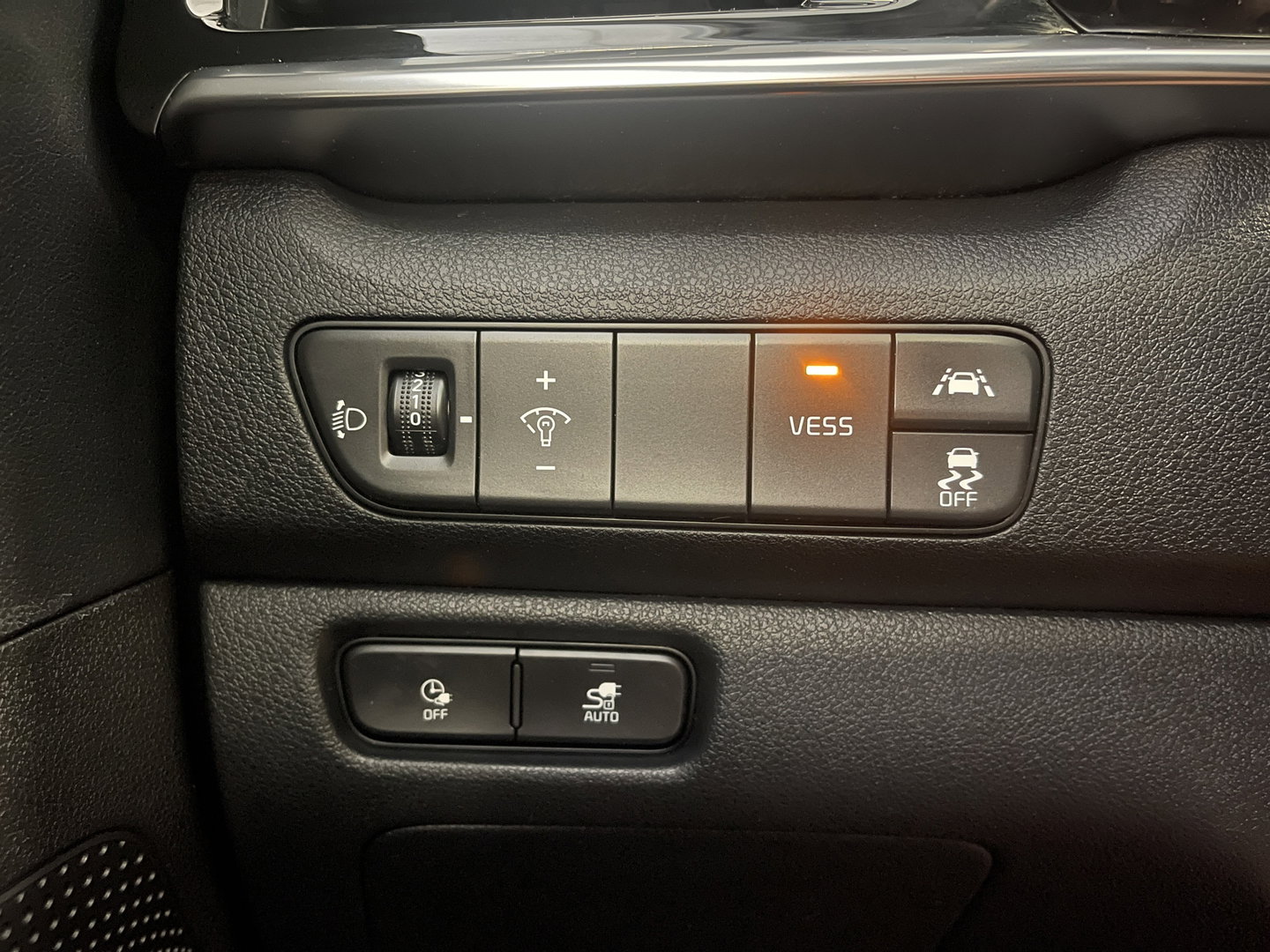 Kia e-Niro DynamicPlusLine 39 kWh | Apple carplay | Stuurwielverwarming | Camera | DAB | Keyless | Airco | Panoramadak |