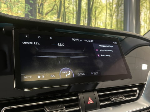 Kia e-Niro DynamicPlusLine 39 kWh | Apple carplay | Stuurwielverwarming | Camera | DAB | Keyless | Airco | Panoramadak |