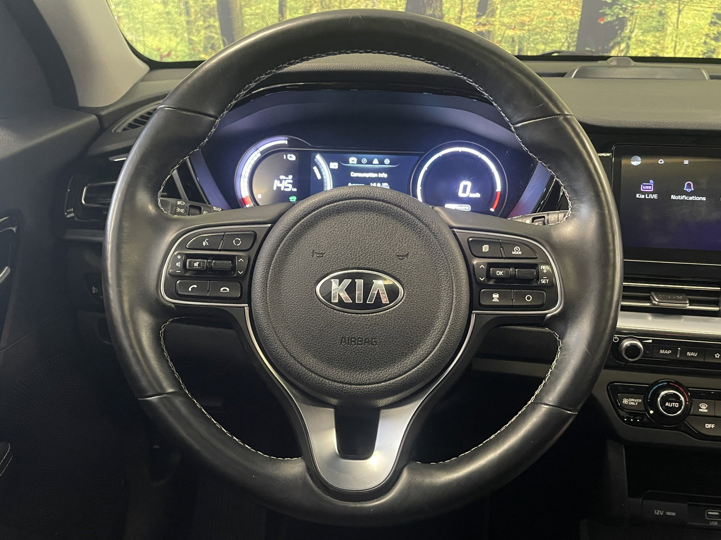 Kia e-Niro DynamicPlusLine 39 kWh | Apple carplay | Stuurwielverwarming | Camera | DAB | Keyless | Airco | Panoramadak |