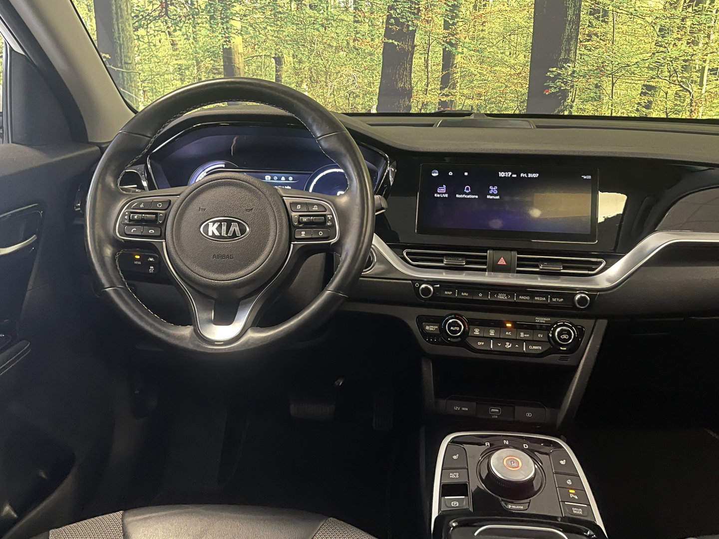 Kia e-Niro DynamicPlusLine 39 kWh | Apple carplay | Stuurwielverwarming | Camera | DAB | Keyless | Airco | Panoramadak |