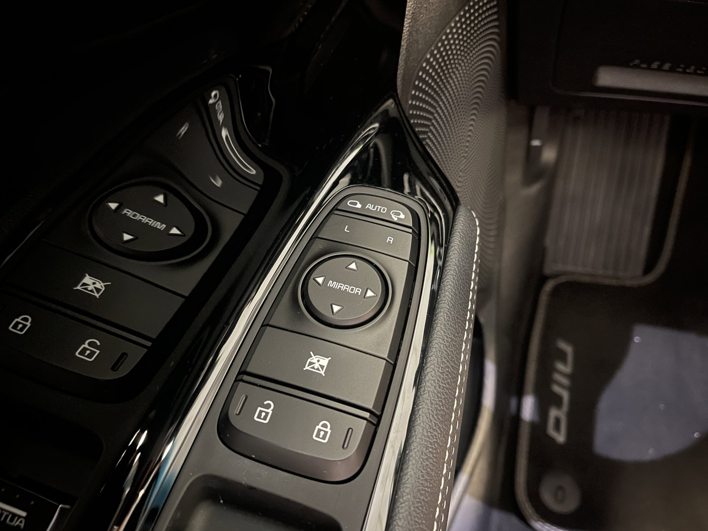 Kia e-Niro DynamicPlusLine 39 kWh | Apple carplay | Stuurwielverwarming | Camera | DAB | Keyless | Airco | Panoramadak |